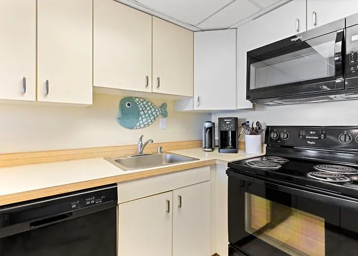Bright Oceanfront 2br Balcony, King Bed & Parking Holiday home Ocean City