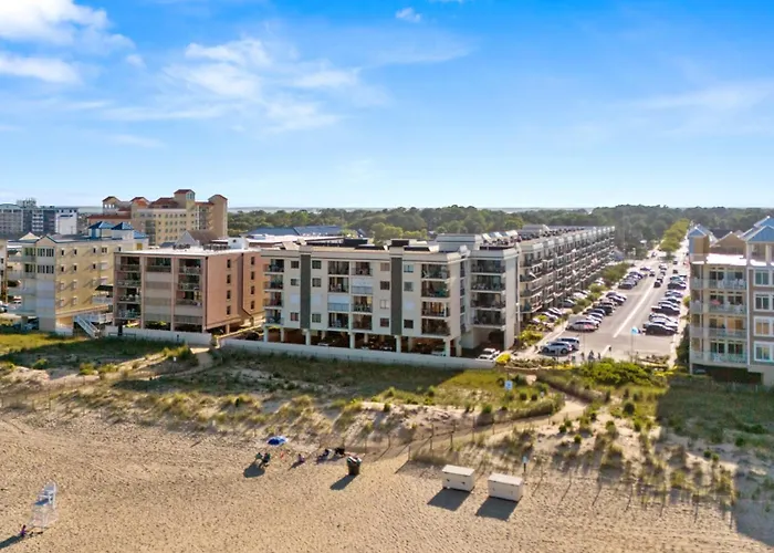 Holiday home Bright Oceanfront 2br Balcony, King Bed & Parking Ocean City